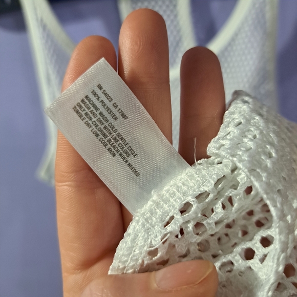 💥3/$25💥 GAP BODY FIT RACER BACK FISHNET TANK-M - Picture 4 of 5